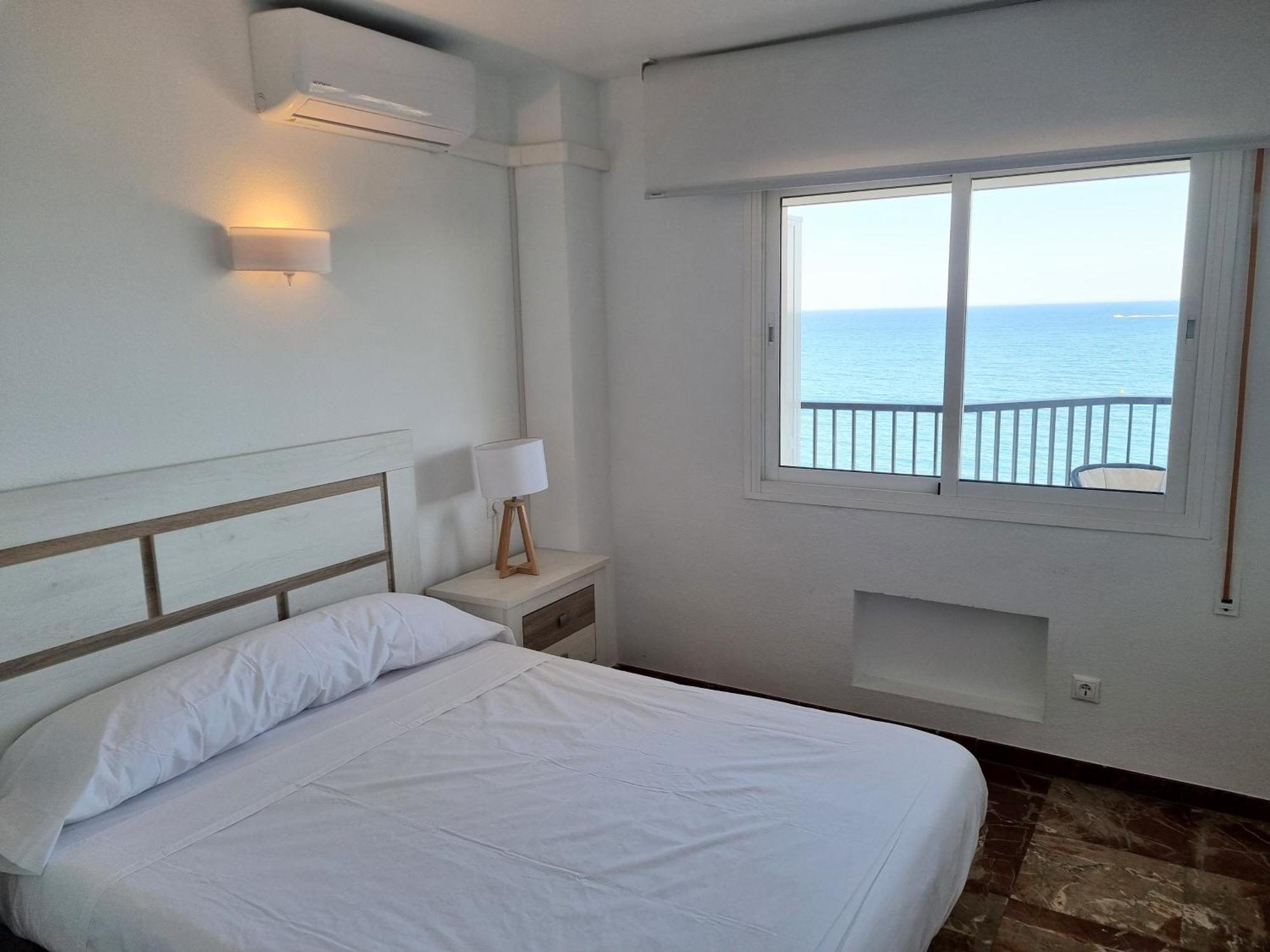 Las Antillas II Front Sea Views Pool Фуэнхирола Экстерьер фото