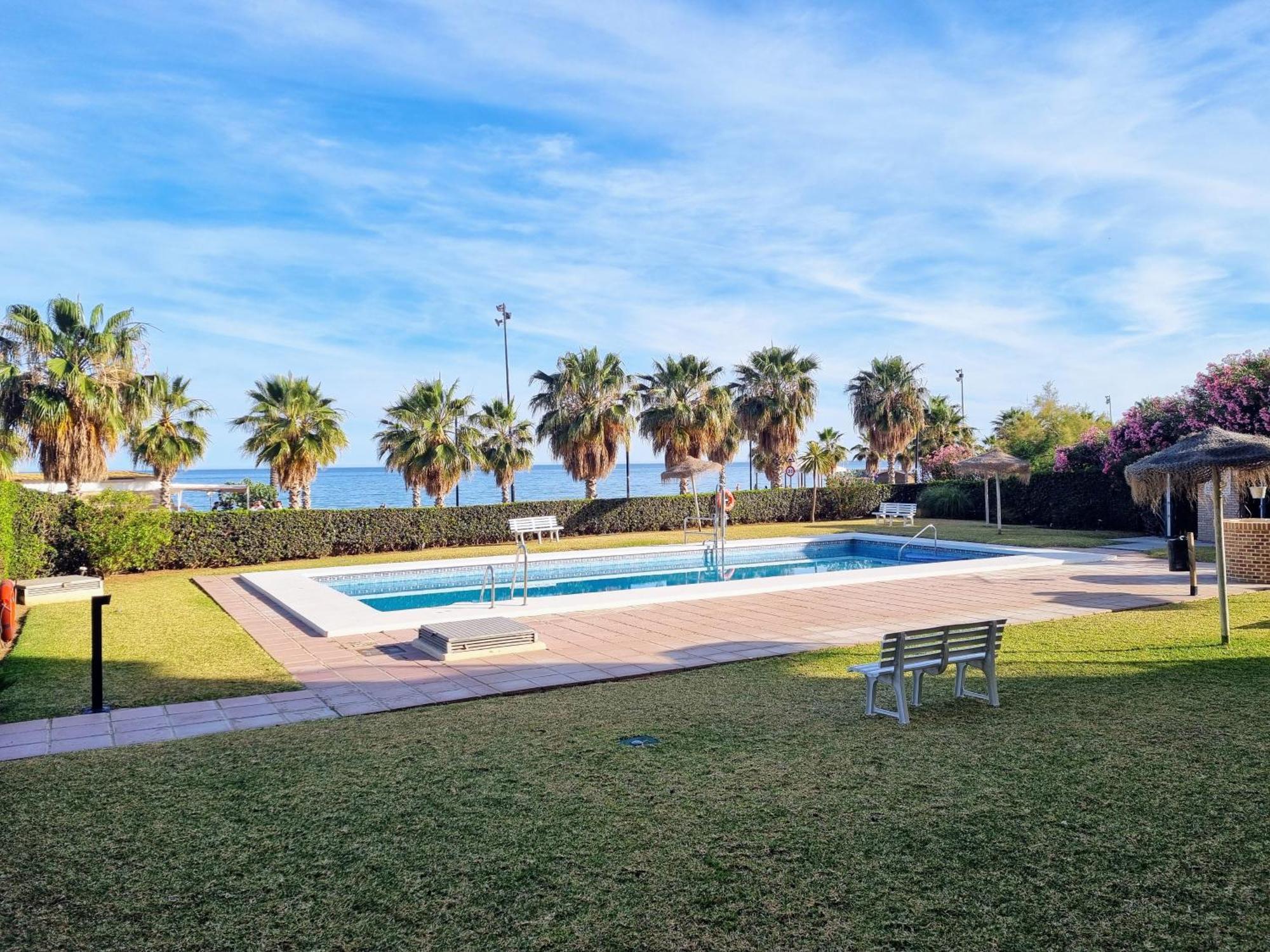 Las Antillas II Front Sea Views Pool Фуэнхирола Экстерьер фото